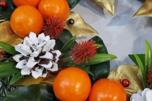 Новогодний набор с мандаринами (елка,венок, свечка - Описание