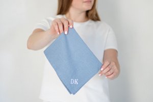 Персоналізована серветка 40 см x 40 см Блакитна - Опис