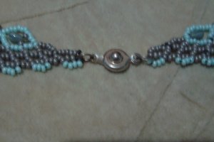 Кольє з бісеру та скляних намистинок-крапельок - Опис