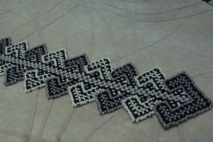 Работа Гердан-галстук из бисера