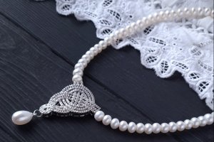 Роскошное колье из натурального жемчуга и кристаллов "Infinity" - Описание