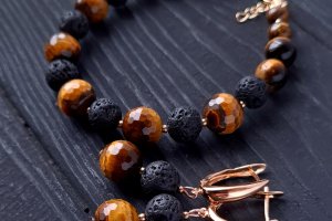 Серьги из тигриного глаза и вулканической лавы "Год тигра -3" - Описание