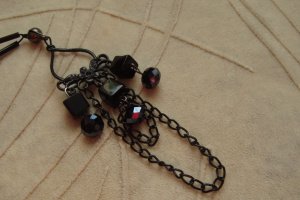 Сотуар из черных бусин, стекляруса и цепочки - Описание