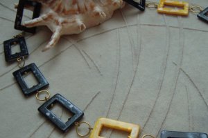 Бусы из перламутровых бусин - Описание