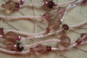 Бісерне кольє з намистинками, біконусами та ронделями - Опис