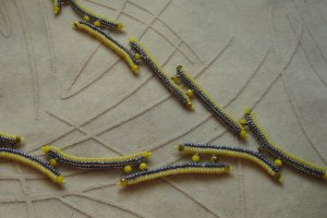 Колье из бисерных палочек и ронделей - Описание
