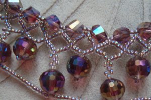Ожерелье из хрустальных бусин - Описание