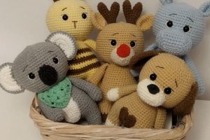 Игрушки животного: коала, собачка, олень, пчелка, бегемот