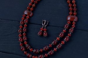 Комплект з натурального сердоліку кольє дворядне та сережки