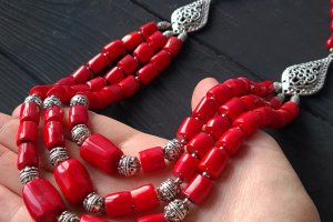Намисто з натуральних червоних коралів