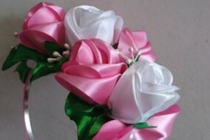 Обідок з трояндами з атласної стрічки - Опис