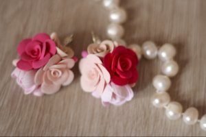 Розовые серьги ручной работы с пионами и розами - Описание