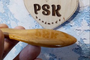 Різьблений футляр з дерева для варгану у формі дамської туфельки - Опис