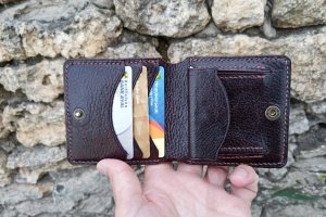 Компактное Портмоне из натуральной кожи, ручной работы. - Описание