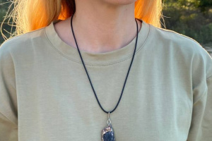 Кулон: "Черный кианит" 86.05 - Описание