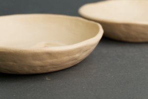 Керамічна тарілочка для прикрас, діаметр 16 см - Опис