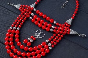 Комплект украшений из натуральных кораллов "Сяй" двойка - Описание