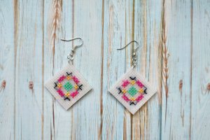 Вишиті сережки "Грація" (сережки з вишивкою) - Опис