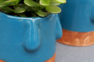 Керамічний бірюзовий вазон для квітів - Опис
