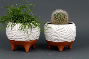 Керамічний білий вазон для квітів - Опис