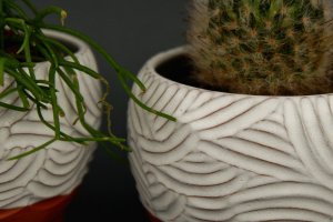 Керамічний білий вазон для квітів - Опис