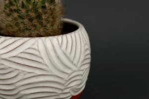 Керамічний білий вазон для квітів - Опис