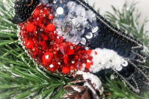 Брошь Снегирь ручной работы