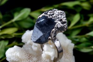 Кольцо "Морион" 79/58 - Описание