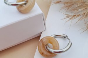 Сережки-кільця конго з жовтим нефритом - Опис