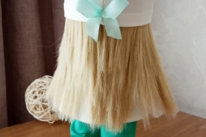 Кукла ручной работы врач - Описание