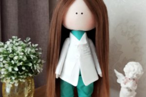 Интер*ерная :кукла ручной работы врач - Описание