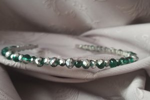 Обруч зеленый с серебром - Описание