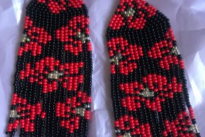 Сережки Маки - Опис