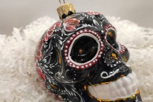 Ялинкова іграшка череп з ПЕТРИКІВСЬКИМ РОЗПИСОМ - Опис