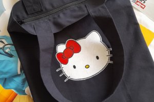 Шопер з малюнком Hello Kitty з застібкою "блискавка". - Опис