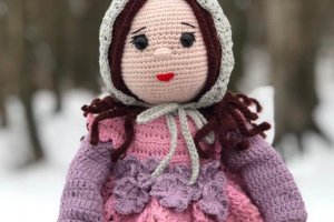 в'язана лялька Даяна - Опис