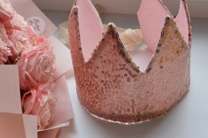 Святкова дитяча корона - Опис