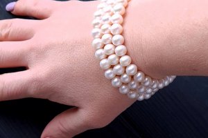 Комплект браслет и серьги из натурального жемчуга. - Описание