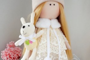 Интерьерная текстильная кукла ручной работы - Описание