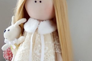 Интерьерная текстильная кукла ручной работы - Описание