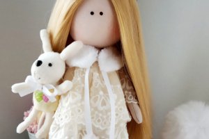 Интерьерная текстильная кукла ручной работы - Описание