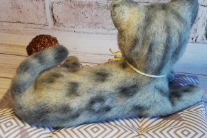 Котенок валяный  - Описание