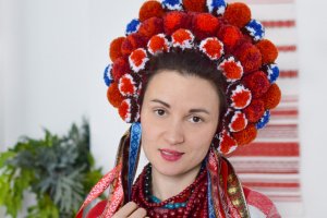 Венок с помпонами, катасики, венок, свадебный венок. - Описание