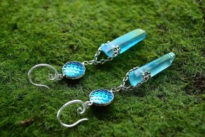 Голубые сережки маятники из серебра и кристала кварца - Описание