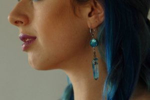 Голубые сережки маятники из серебра и кристала кварца - Описание