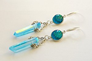 Голубые сережки маятники из серебра и кристала кварца - Описание