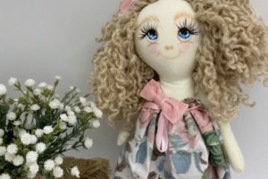 Весняна лялечка