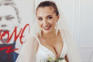 Пишні сережки для нареченої на весілля, на подарунок - Опис