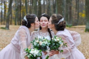 Гребінь прикраса у волосся для нареченої, дружки весілля - Опис