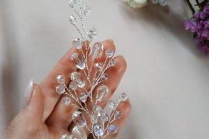 Гілочка в зачіску, прикраса для волосся на весілля - Опис